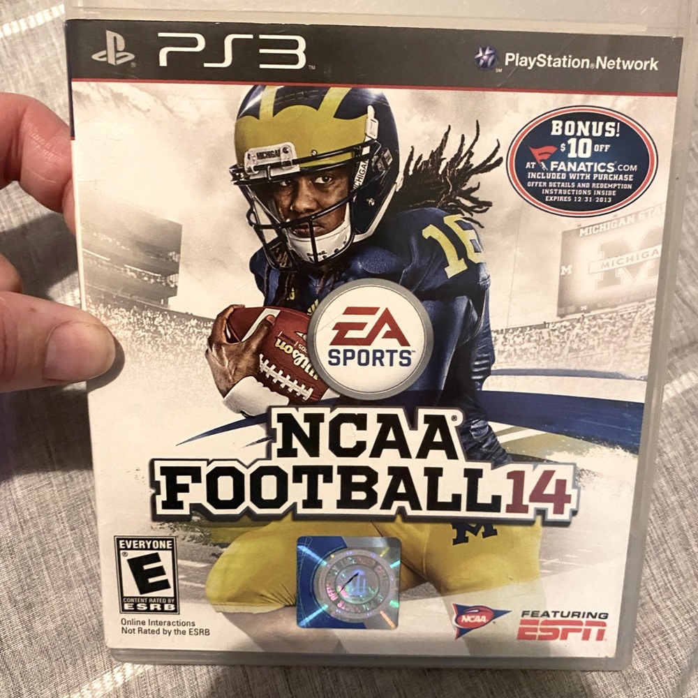 PS3 NCAA FOOTBALL 14 . Perfect Condition and a rare gem 💎